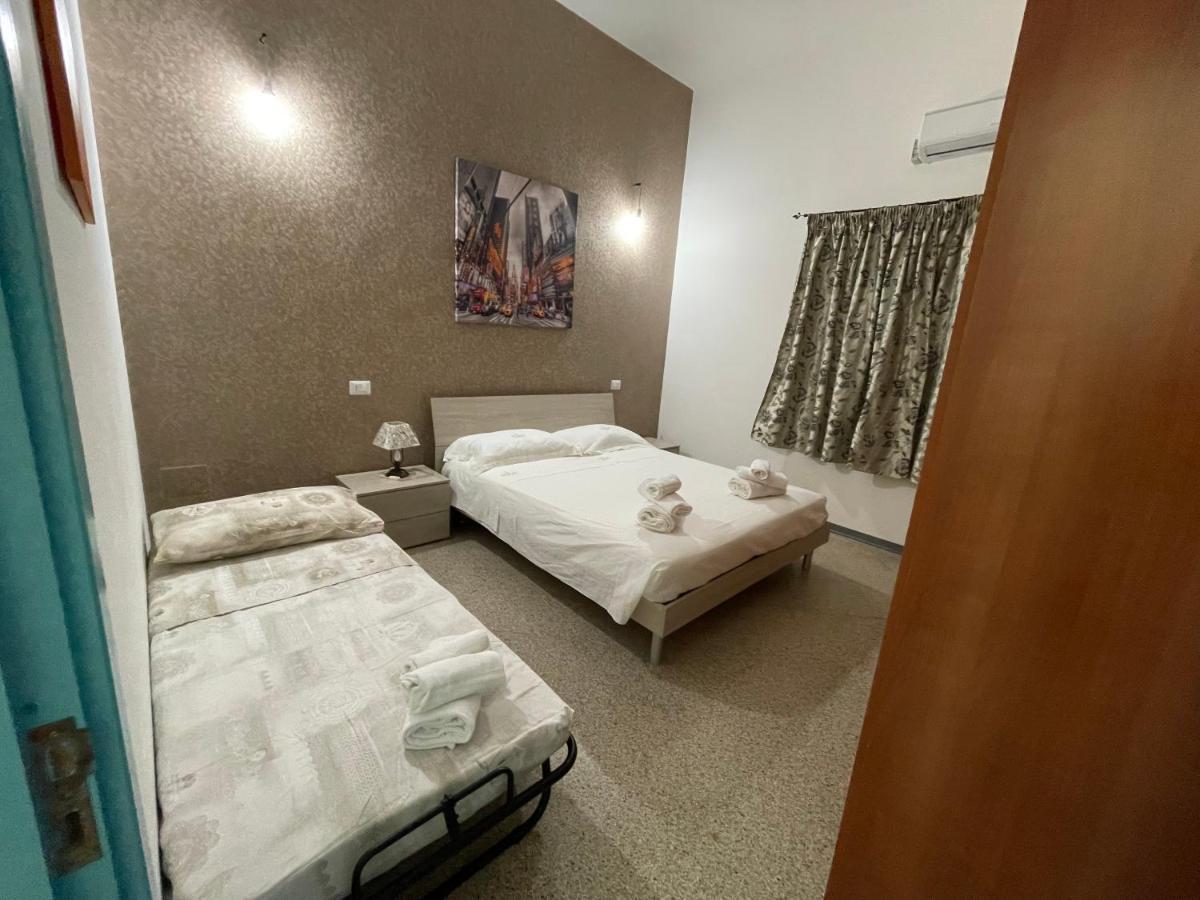 Appartamento Low Cost Nel Cuore Del Salento Racale Exterior foto