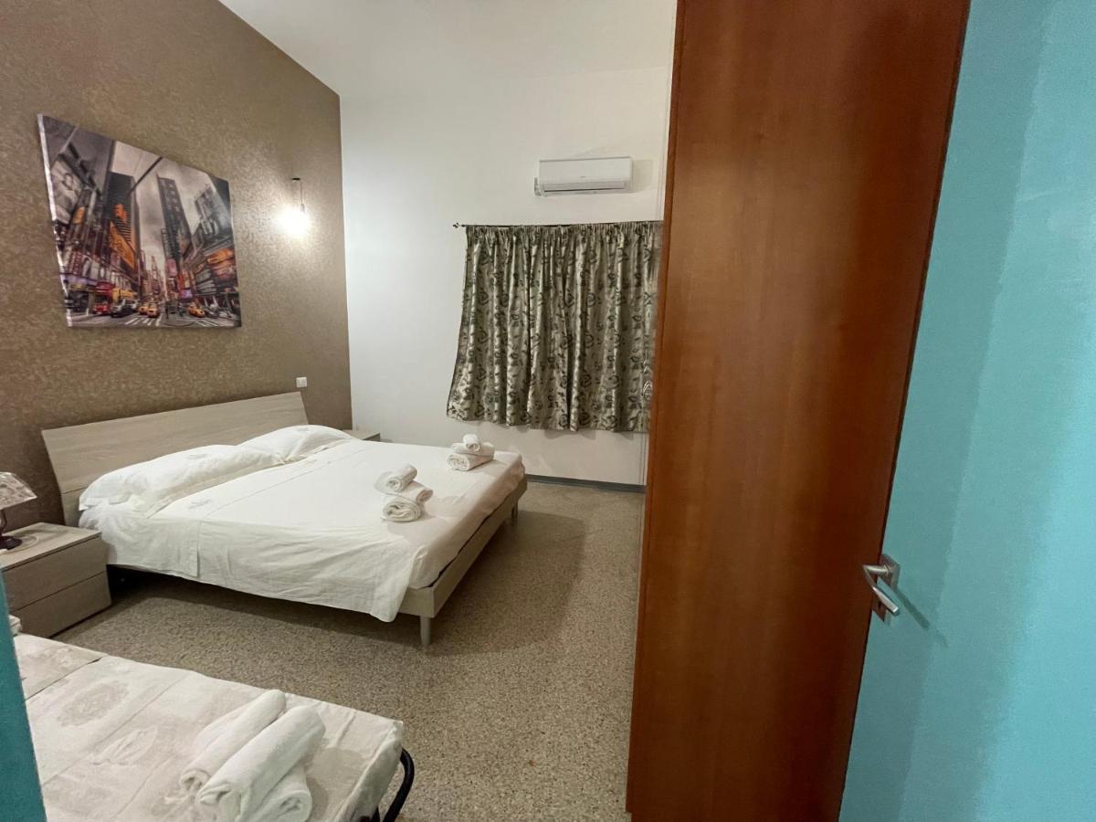 Appartamento Low Cost Nel Cuore Del Salento Racale Exterior foto